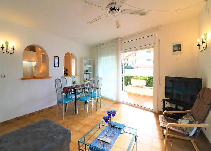 Apartment In Near Sandy
